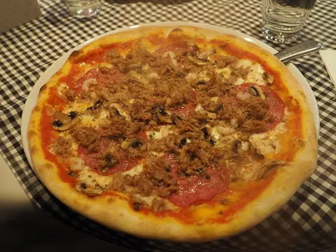 Pizza Tonno (foto indicativa)